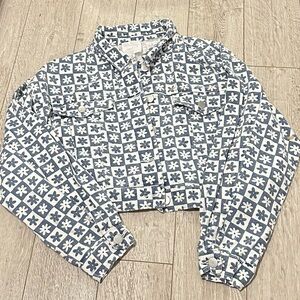 NEVER WORN Flower Jean Jacket Size Small BLUE AND WHITE